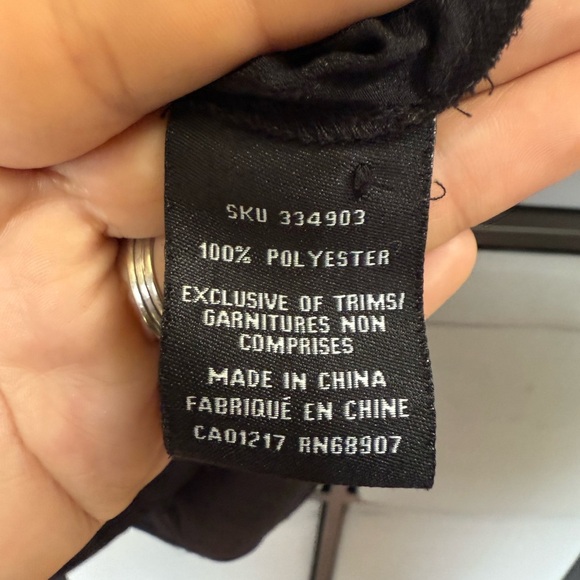 Le Chateau Sleeveless Top - Picture 4 of 4